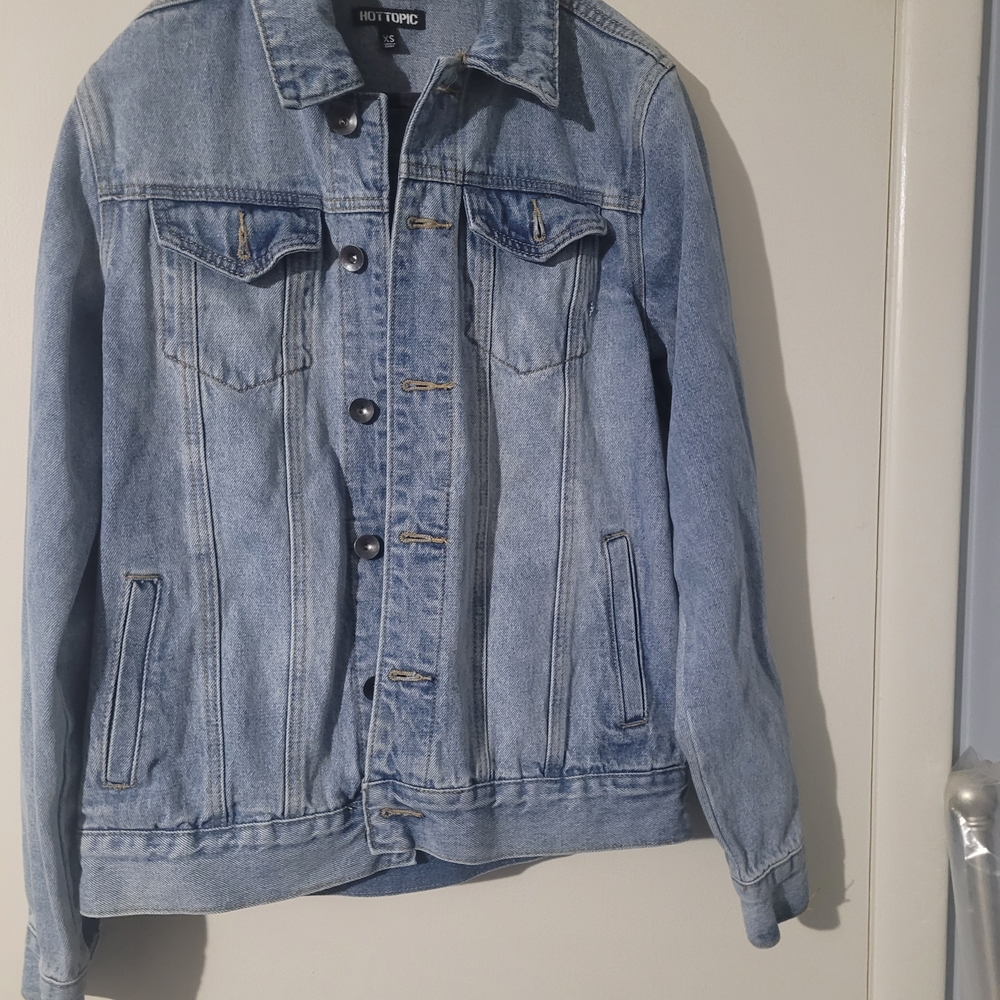 Hot Topic Classic Blue Jean Jacket